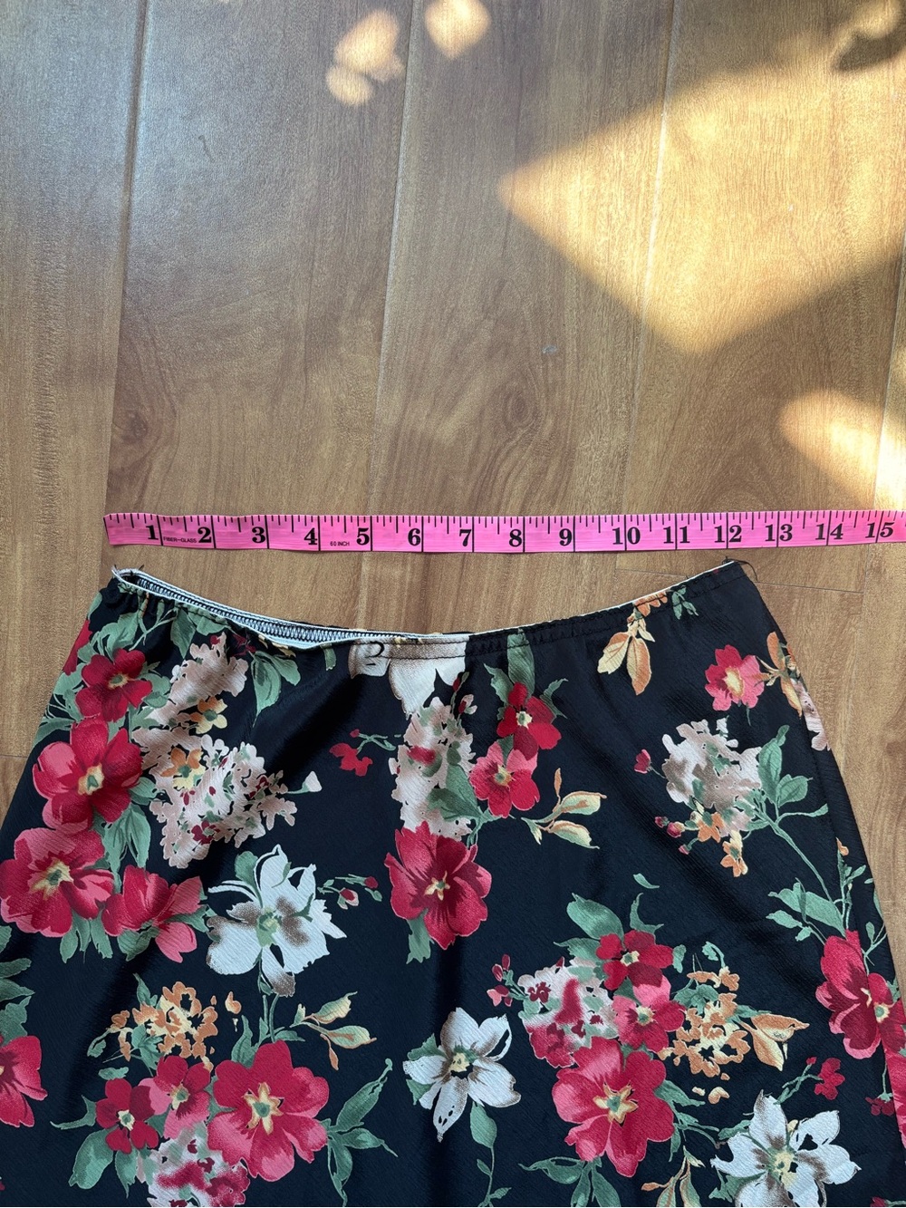 Vintage Black Floral Midi Skirt with Red & Cream Blooms - Picture 8 of 11